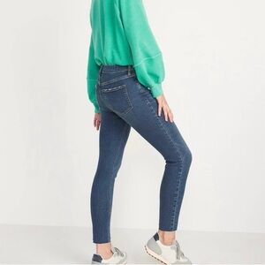 Old Navy Rockstar Super Skinny Mid-Rise Jeans - Size 12 - NWT - Sold Out Online